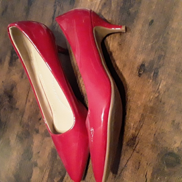 Sexy Red Sz 9 Dream Pairs Kitten Heel Gorgeous Pumps - Picture 3 of 10